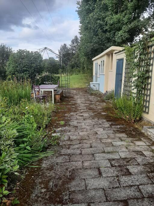 Off Grid Rosie Sheperd Hut And Summerhouse Plus 1 Acre At Tanyrallt Apartment Llanybydder Exterior photo